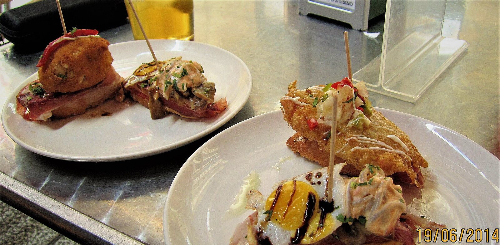 Pintxos de Bilbao. Foto: Coralma* (CC BY-SA 4.0), Wikimedia Commons.